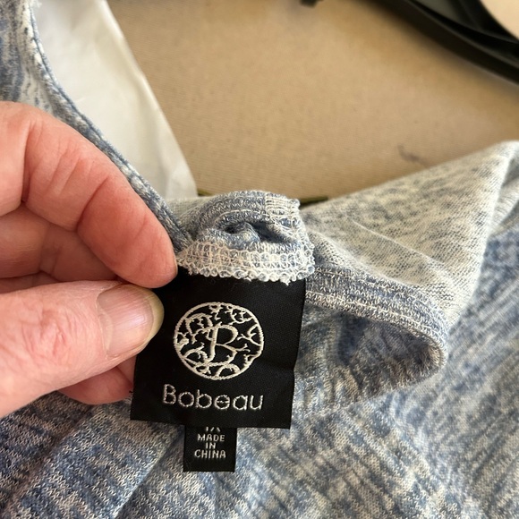 Bobeau top with cap sleeves - Picture 4 of 5